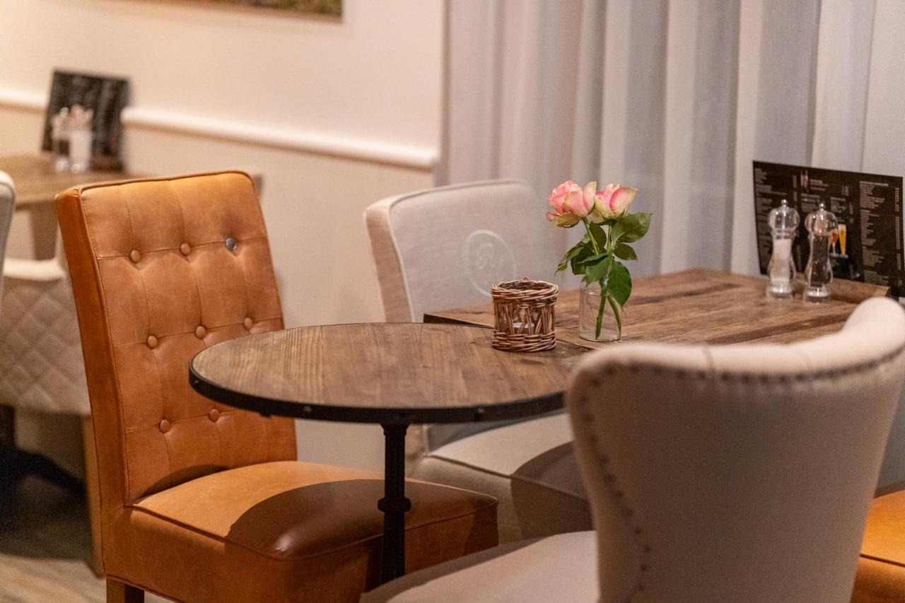 Hotel Molenzicht เนส ภายนอก รูปภาพ